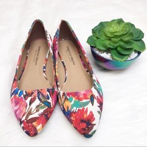 Christian Siriano NWOT Floral Almond Toe Flats